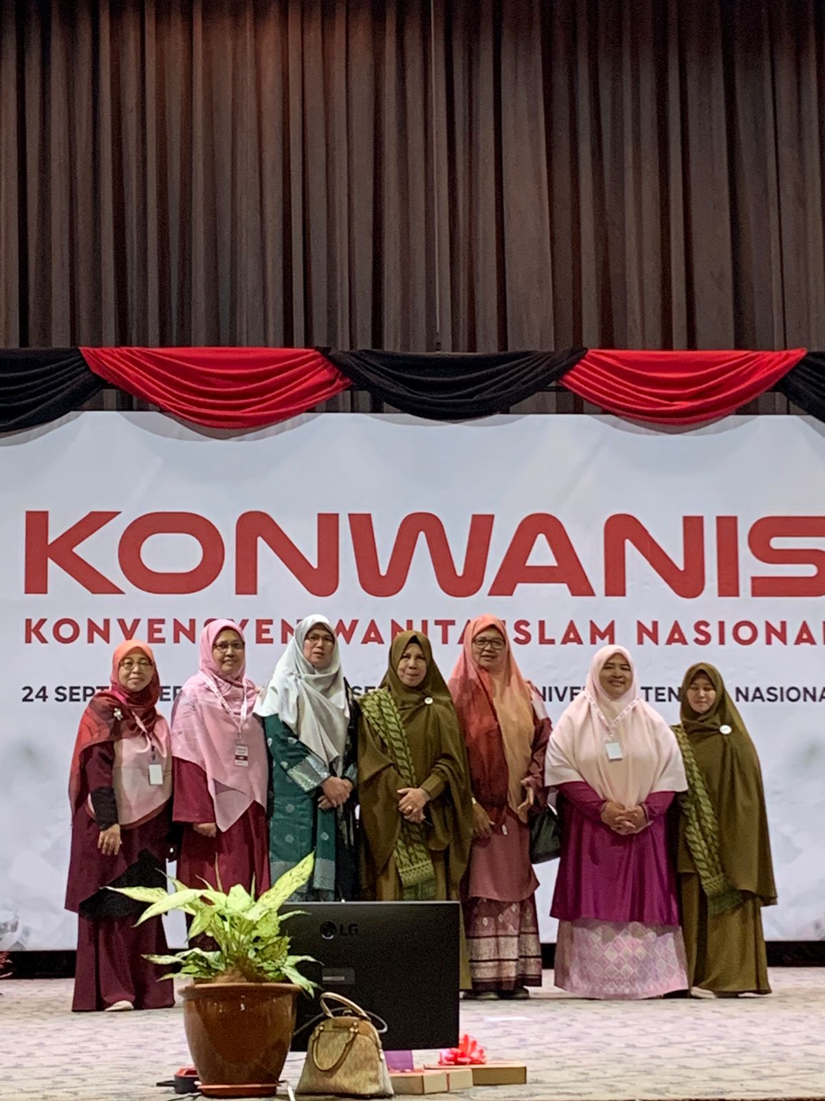 Rajut Ukhuwah, PP Muslimat Hidayatullah Menghadiri Undangan Wanita Isma di Malaysia